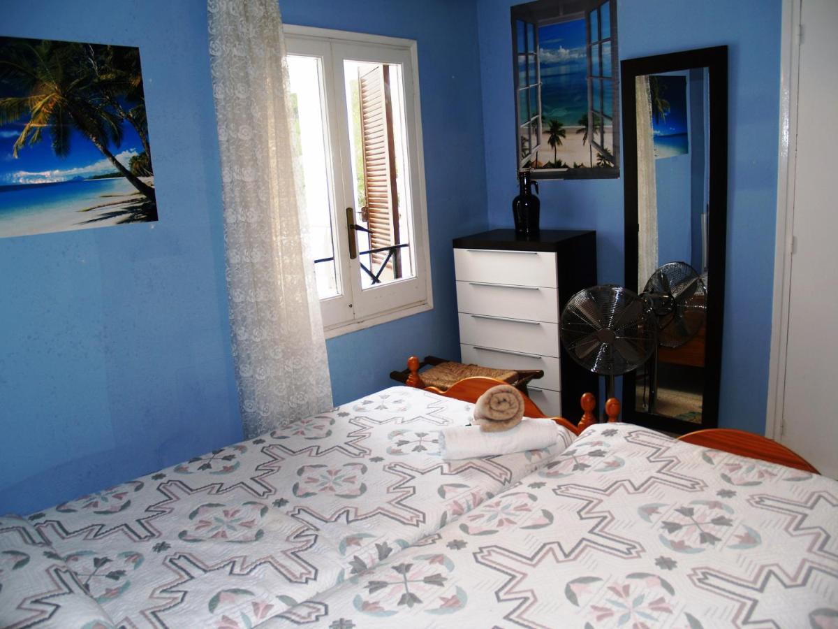 Apartment With Direct Access To The Sea Salou Bagian luar foto